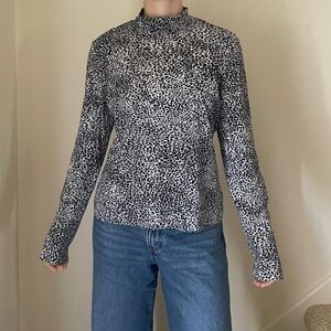 St. John Mock Neck Long-Sleeve Leopard(ish) Print Shirt Size Large